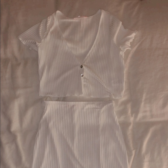 NEW Shop Resurrection Cali 2-Piece Set in White 🌻 - Picture 5 of 7